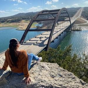 Meet your Posher, Noelia